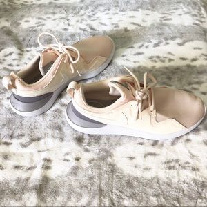 🌸 Nike Lunar Tessen Sneakers